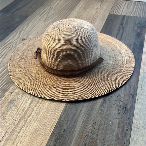 Tula Accessories - Tula Women’s Stylish Brown Straw Hat Size Small Leather Chinstrap Wooden Bead